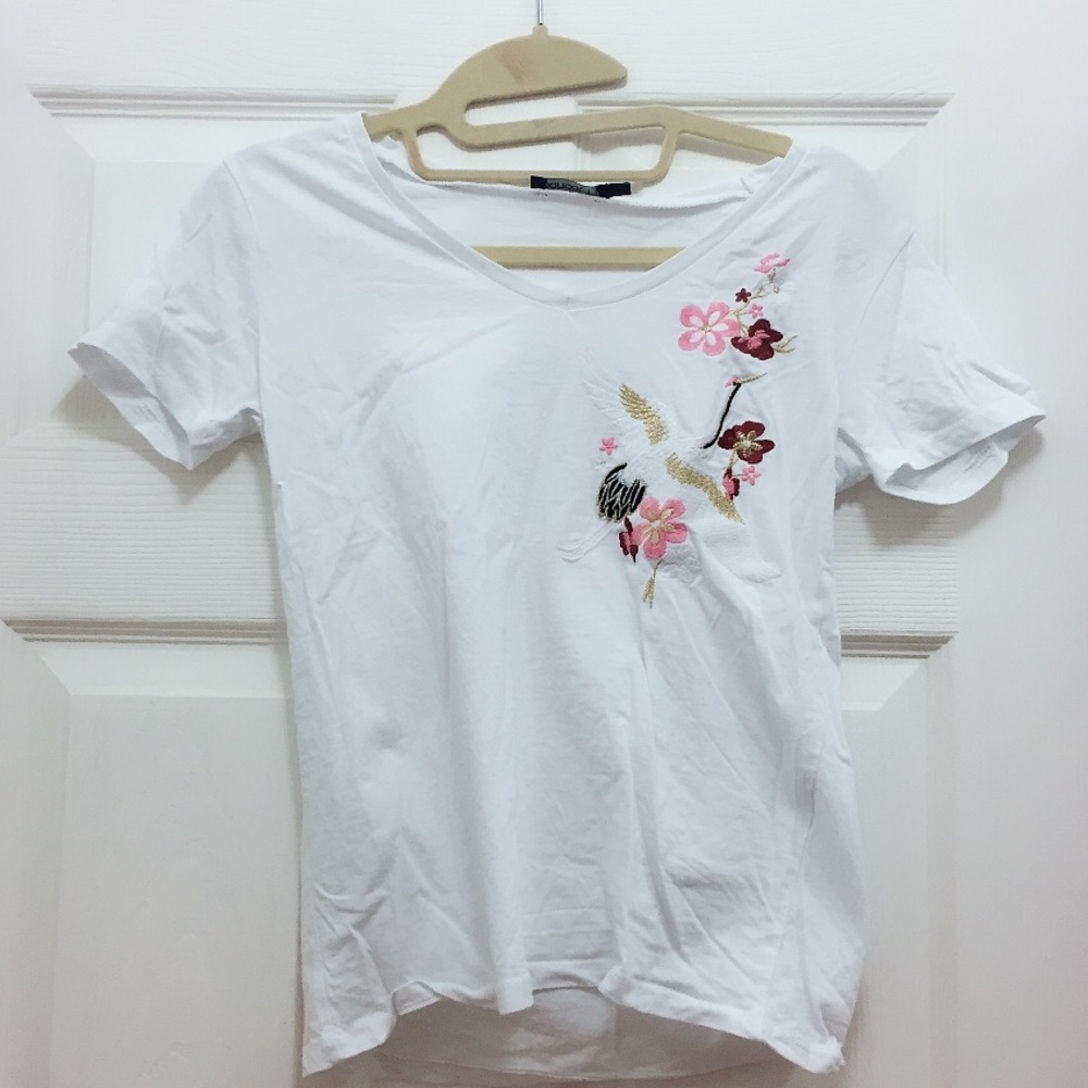 Boohoo embroidered floral tee
